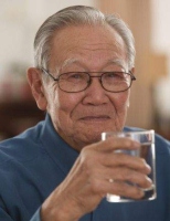 Giảm cân nhờ nước uống ở tuổi trung niên